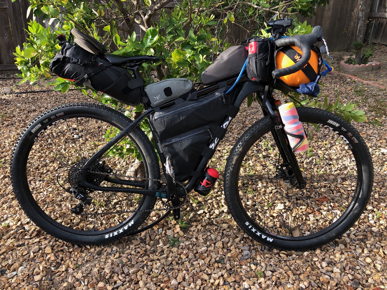 Matteo rode a Salsa Cutthroat with 29 x 2.2 tires, SRAM 1x, 11-42 cassette, Salsa Cowchipper Handlebars, and bikepacking bags from Salsa, Rackless and Apidura.