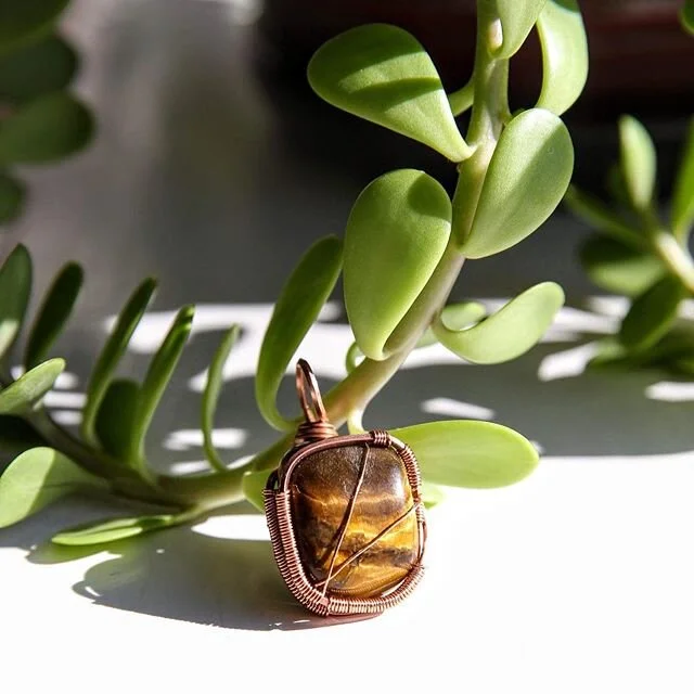 Tigers Eye 🐅👁 (available on website - link in bio)
Known for strength, courage, & focus, making it my go to for getting the job done . 👌🏼
Probably going to make this my go to in the new year- I know who I am, I just need that push to always k