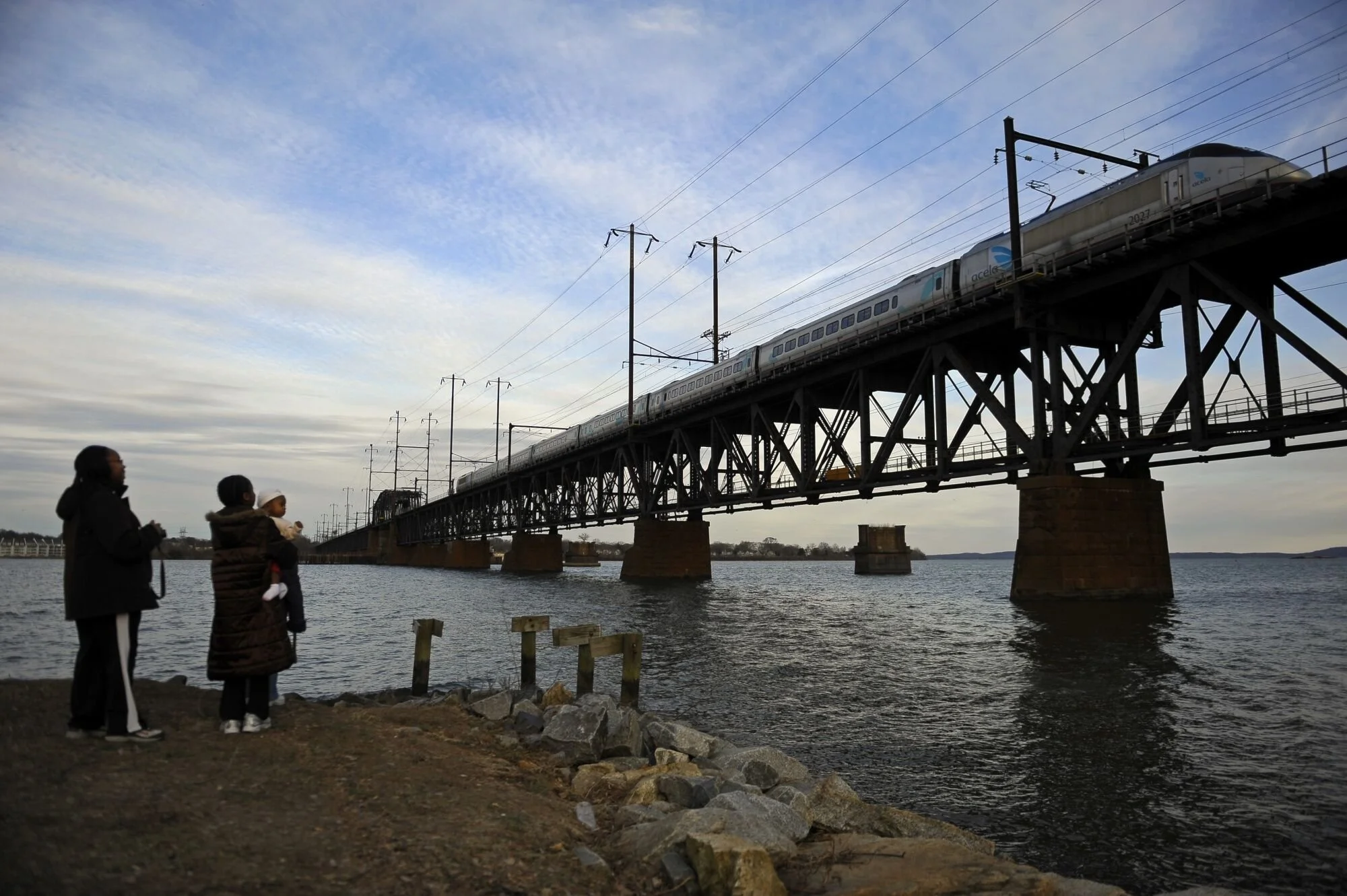 An Ode to the Northeast Corridor, the Rail Line That Keeps Amtrak Alive