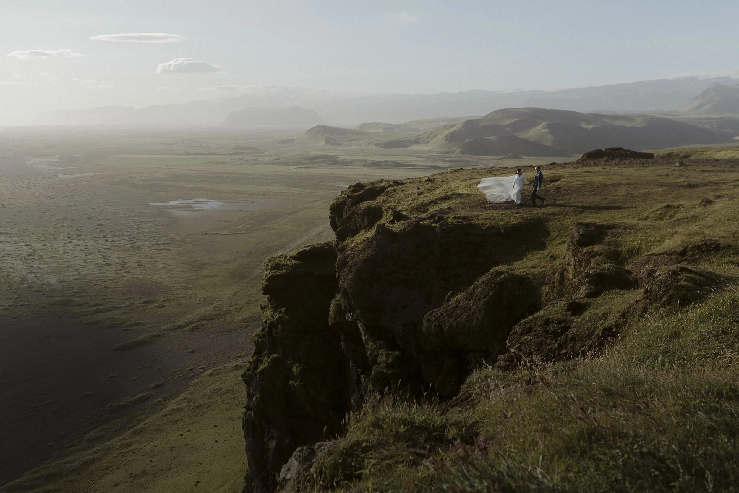 iceland-wedding-photographer-elopement-dyrholaey-2.jpg
