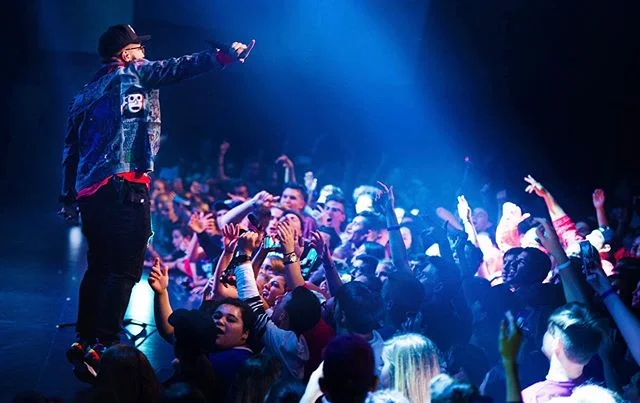 Where are all of our @andymineo people at? Did you know that this Christian rapper is originally from New York and started out his career as a producer? 
What&rsquo;s your favorite Andy Mineo song?