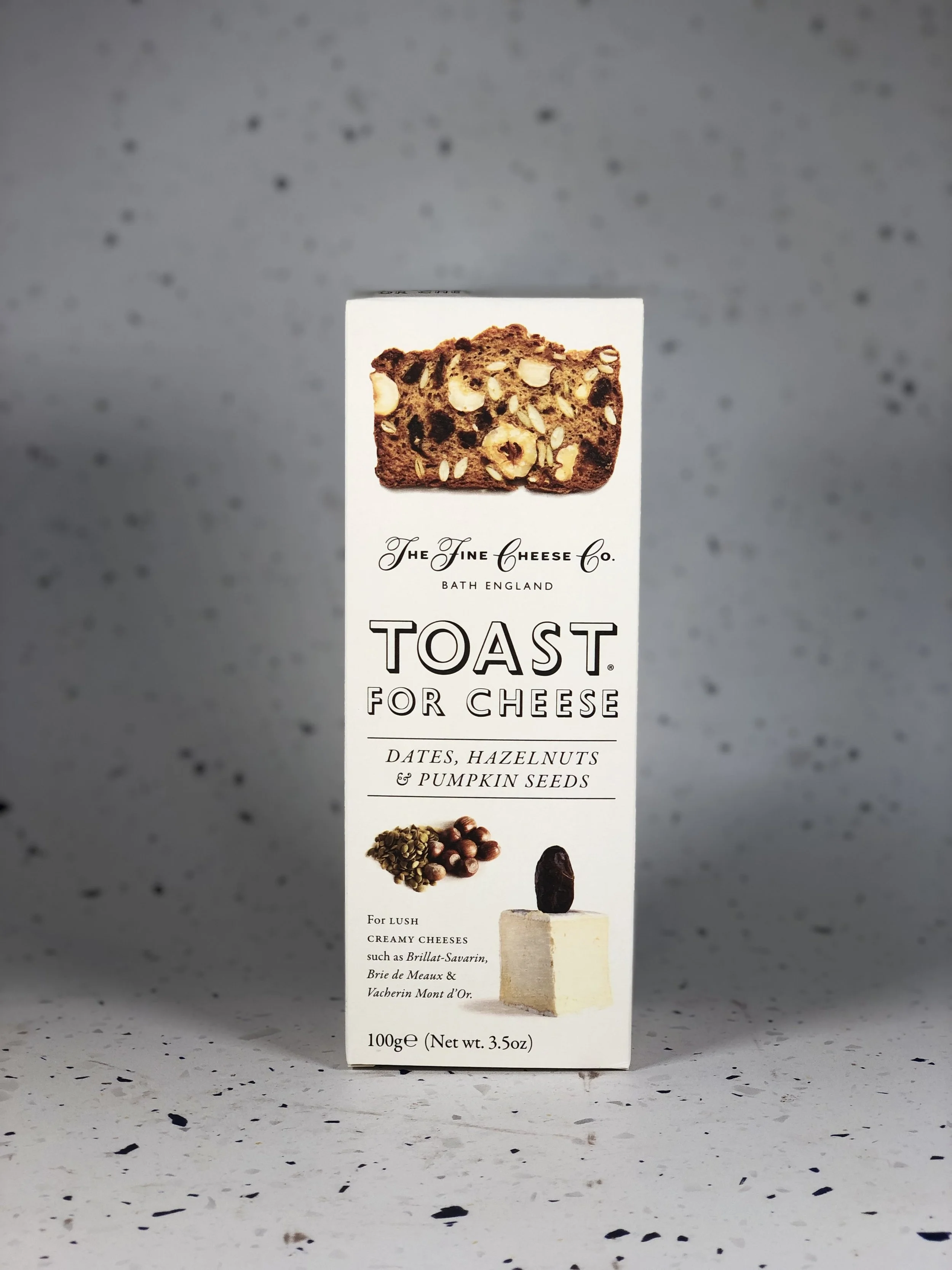 Toast for cheese: Dates, hazelnuts, pumkin seeds