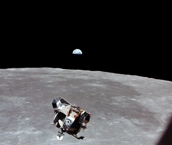 Moon1.jpg