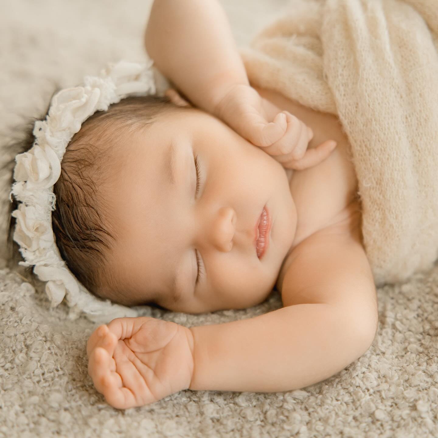 Beautiful baby girl! ♡

Our Newborn Spots are filling up into October 2024!
Send us a message to chat about getting your due date on our calendar-
https://www.husbandandwifephoto.com/newbornsessions

#kansascityphotographer #kcphotographer #kansascit