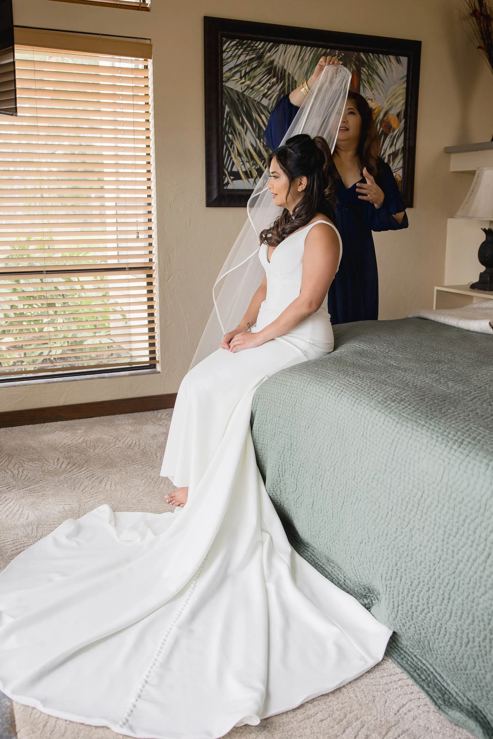 kc-wedding-photographer-maui-getting-ready-13.jpg