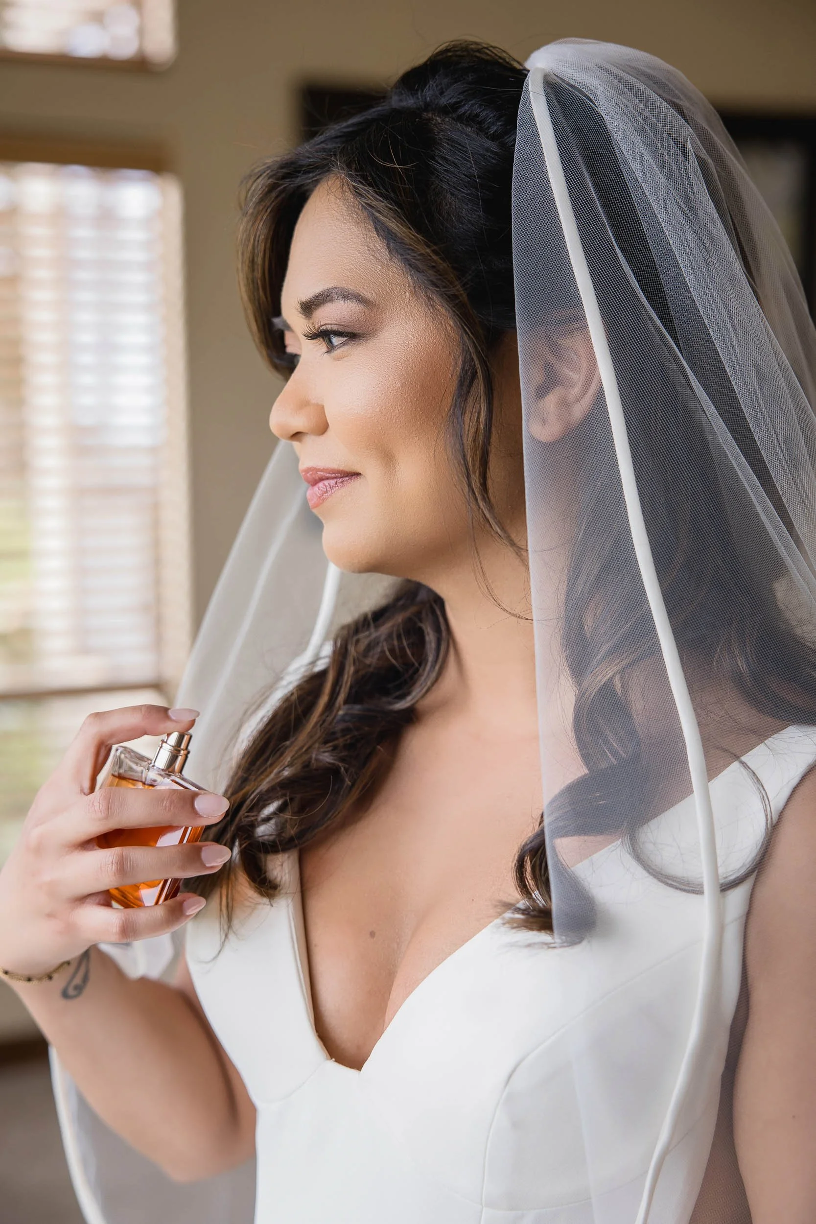 kc-wedding-photographer-maui-getting-ready-16.jpg