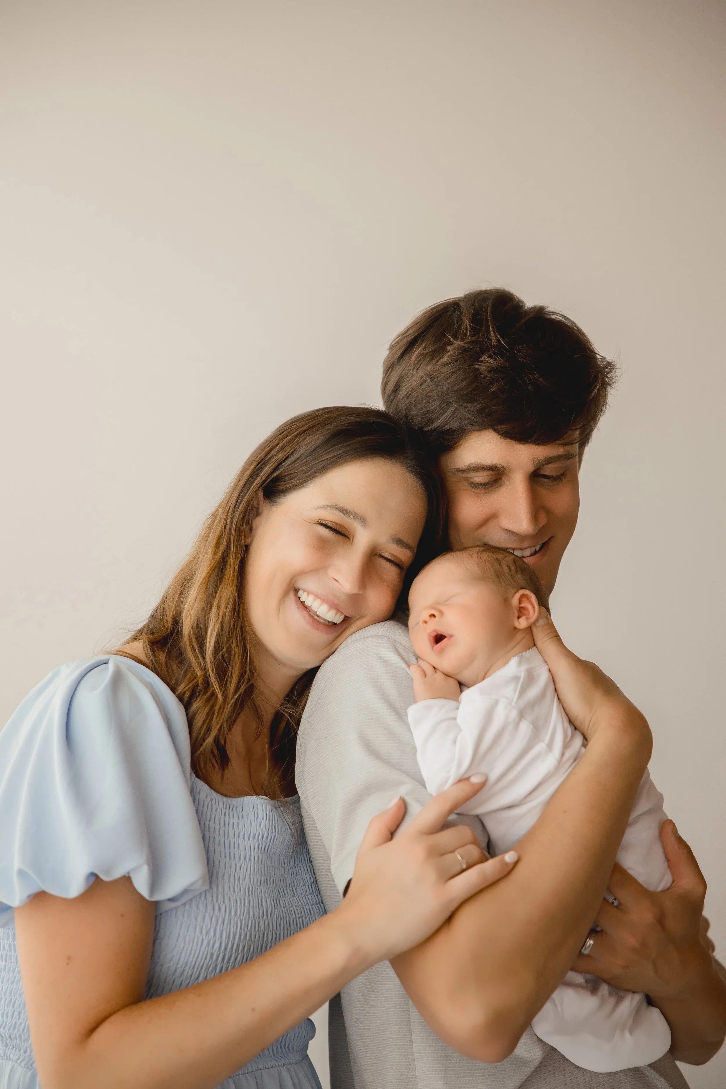 natural-light-newborn-session-family-kc.jpg