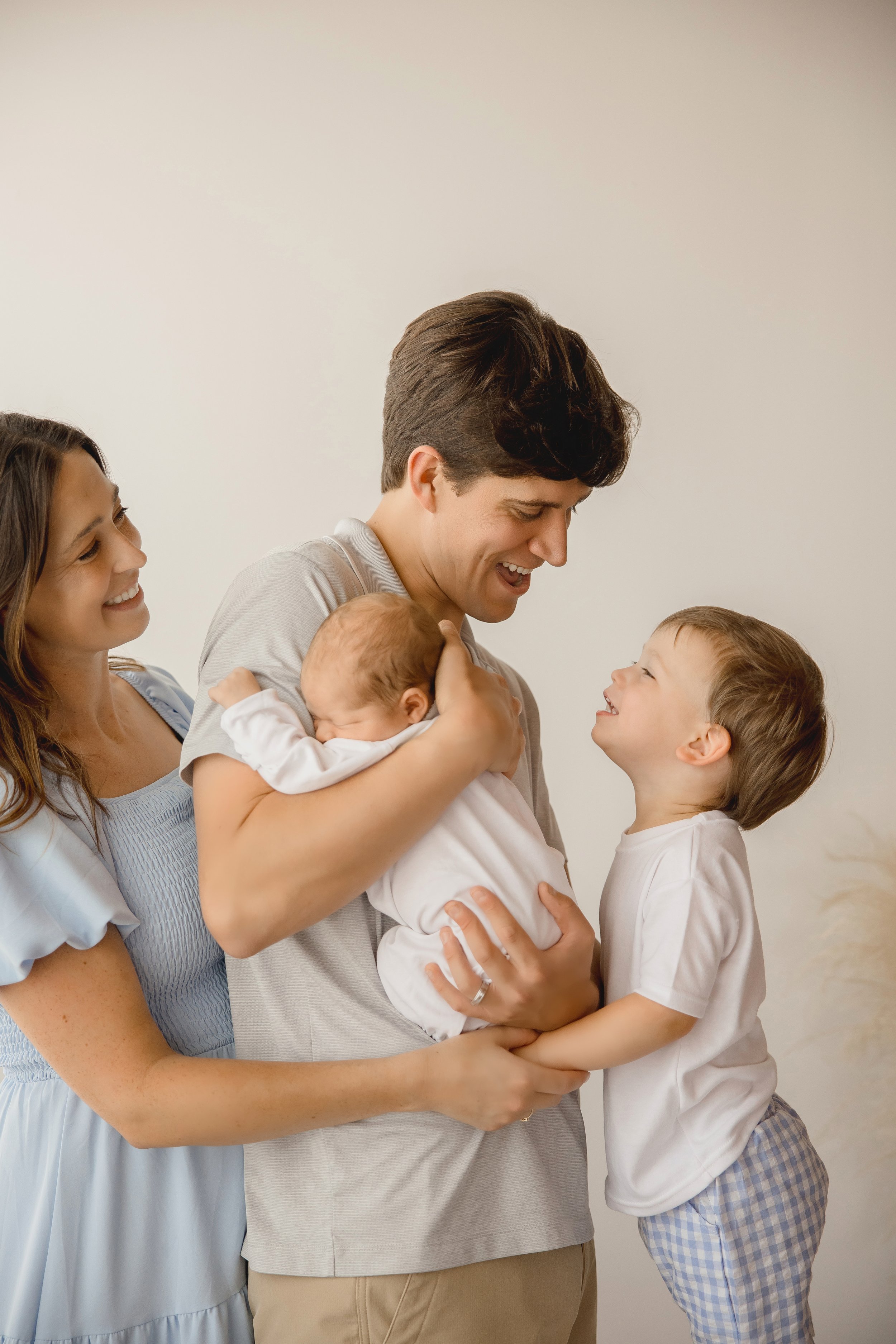 in-between-newborn-moment-kansas-city.jpg