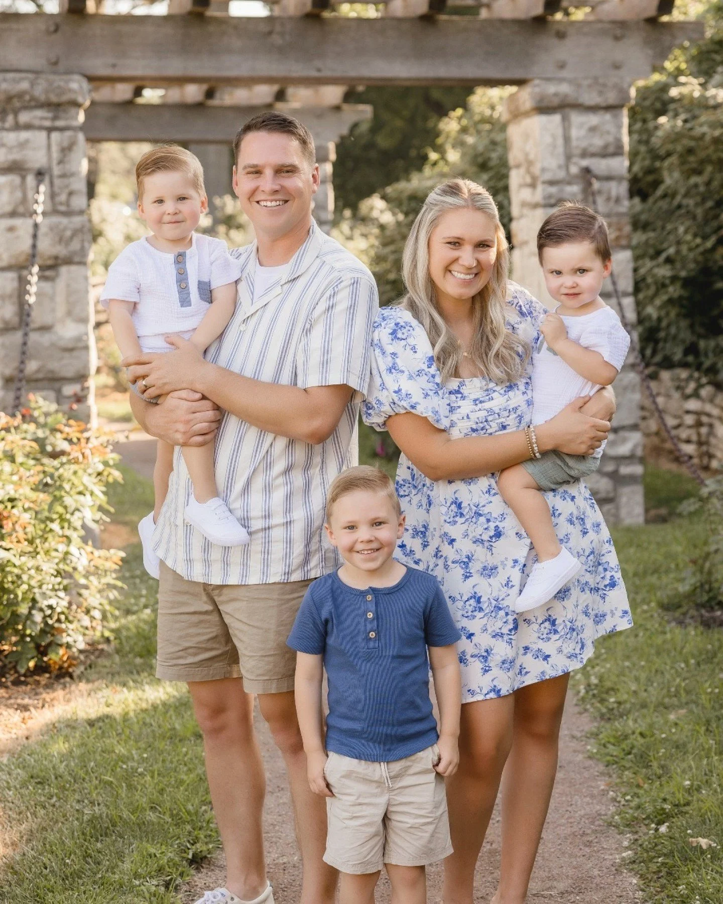 Summer light, matching smiles, and three boys who kept us all laughing 🤍
This family made every frame feel effortless, from polished portraits to the little in between moments that show the heart of their story.

#kcfamilyphotographer #kcphotographe