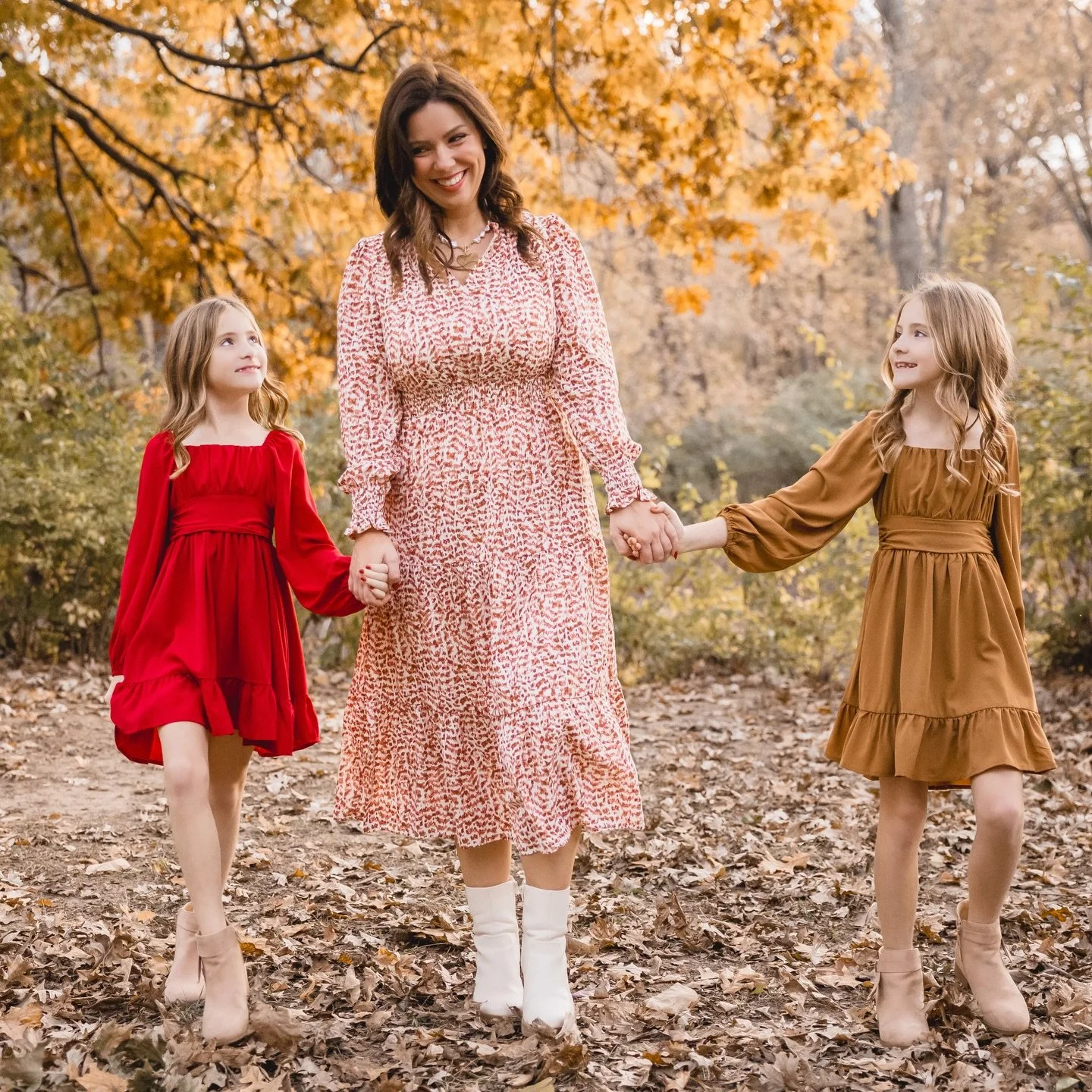 These are the moments that don&rsquo;t ask to be posed.

The way they lean in.
The way they look at her.
The way this season feels before it quietly changes.

Mini sessions are now booking winter through fall, and some of the most popular dates are a