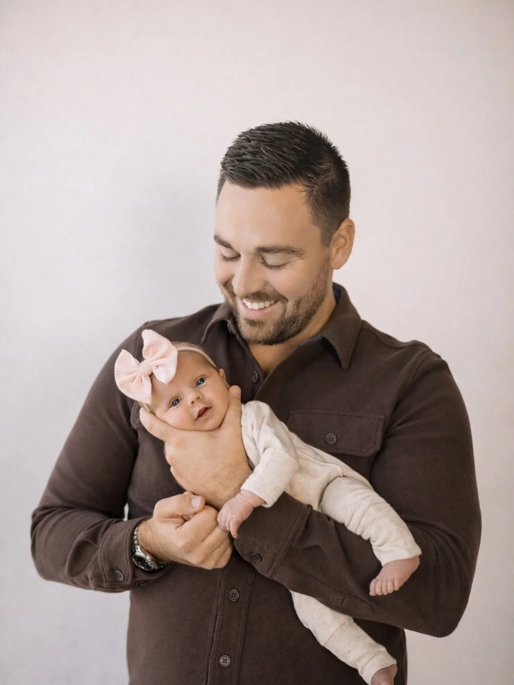 Sometimes the quiet moments say everything.
Tiny hands. Steady arms.
And a love that already feels infinite. 🤍

#newbornphotography
#motherhoodmoments
#earlydays
#newbornlove
#kcnewbornphotographer