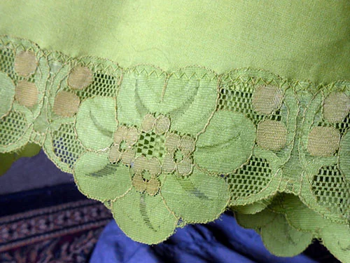Sewing Tutorial: Turn a Vintage Tablecloth into a Skirt