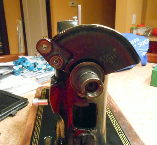 Vintage Singer 99k Sewing Machine: Converting to a Hand Crank