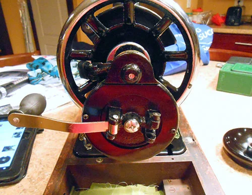 Vintage Singer 99k Sewing Machine: Converting to a Hand Crank