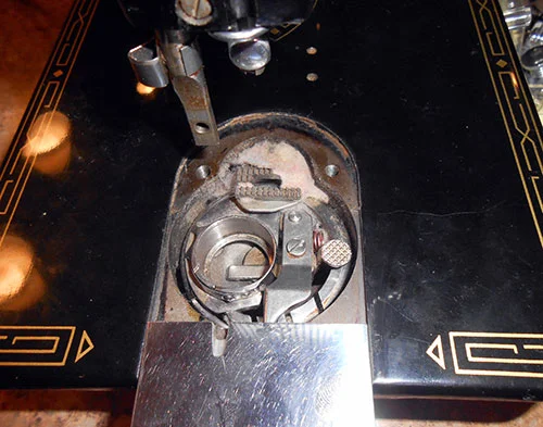 Vintage Singer 99k Sewing Machine: Cleaning, Restoring, and Troubleshooting
