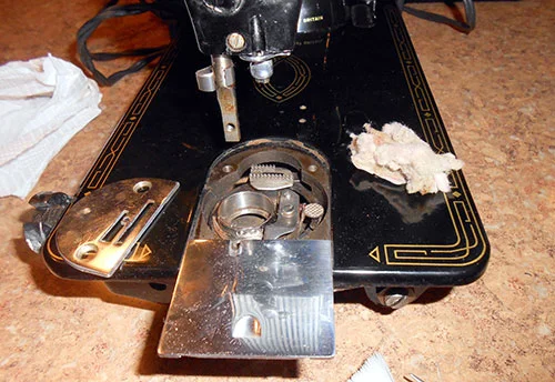 Vintage Singer 99k Sewing Machine: Cleaning, Restoring, and Troubleshooting