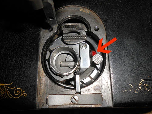 Vintage Singer 99k Sewing Machine from 1922: Cleaning, Restoring, & Adding a Hand Crank