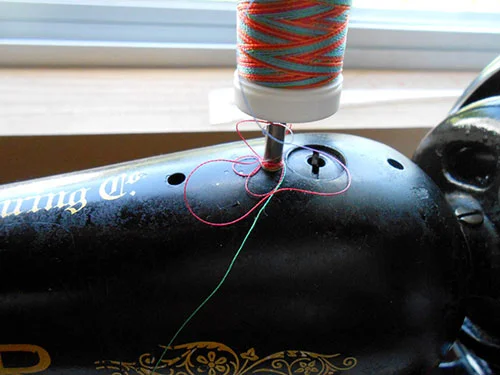 Why Is My Thread Tangling Like That? Choosing the Right Thread for Your Vintage Sewing Machine