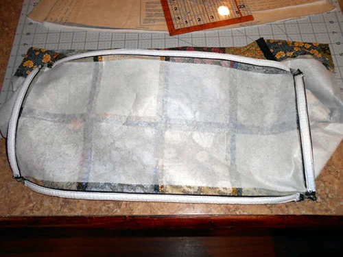 How to Fix a Floppy Sewing Machine Cover