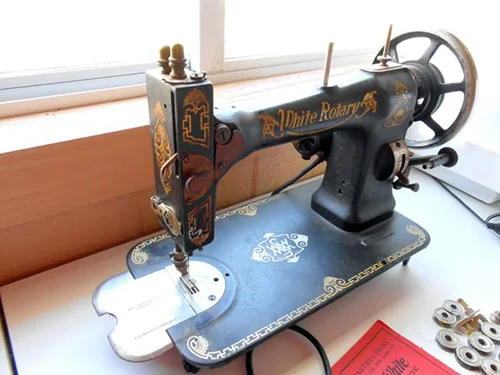 White Rotary Sewing Machine