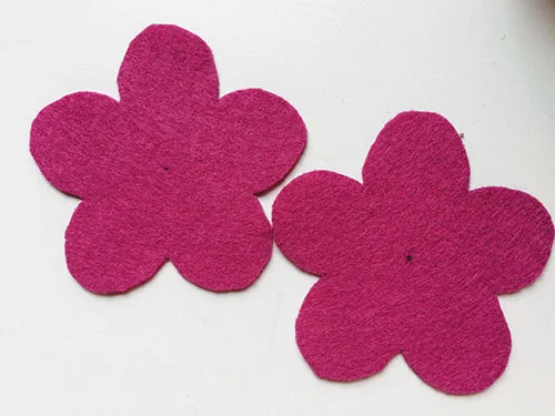 Free Sewing Pattern and Tutorial: Flower Pincushion