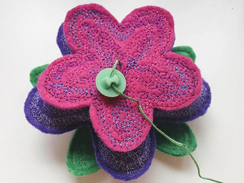 Free Sewing Pattern and Tutorial: Flower Pincushion