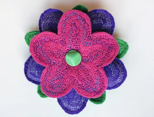Free Sewing Pattern and Tutorial: Flower Pincushion