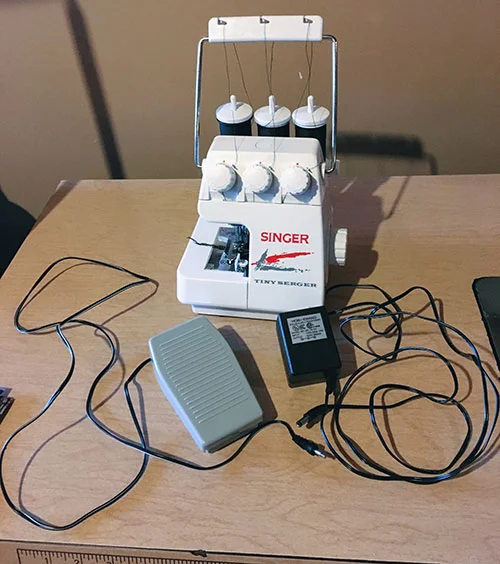 The Singer Tiny Serger: A Little Gem