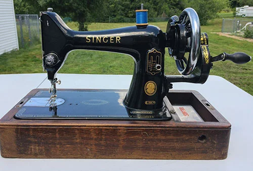 Singer 99k with a hand crank