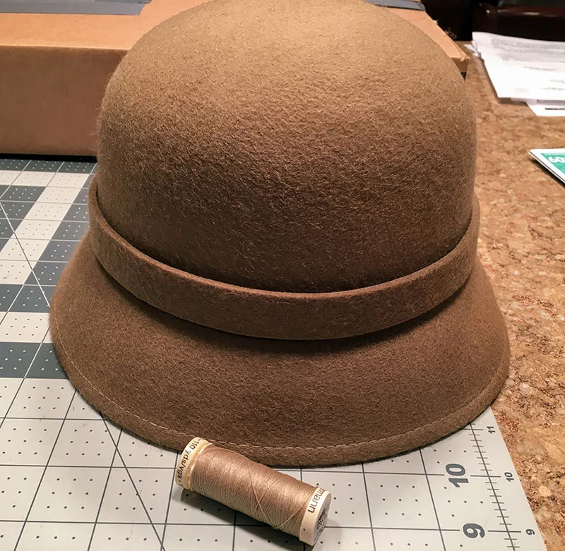 DIY Interchangeable Felt Flowers for a Hat