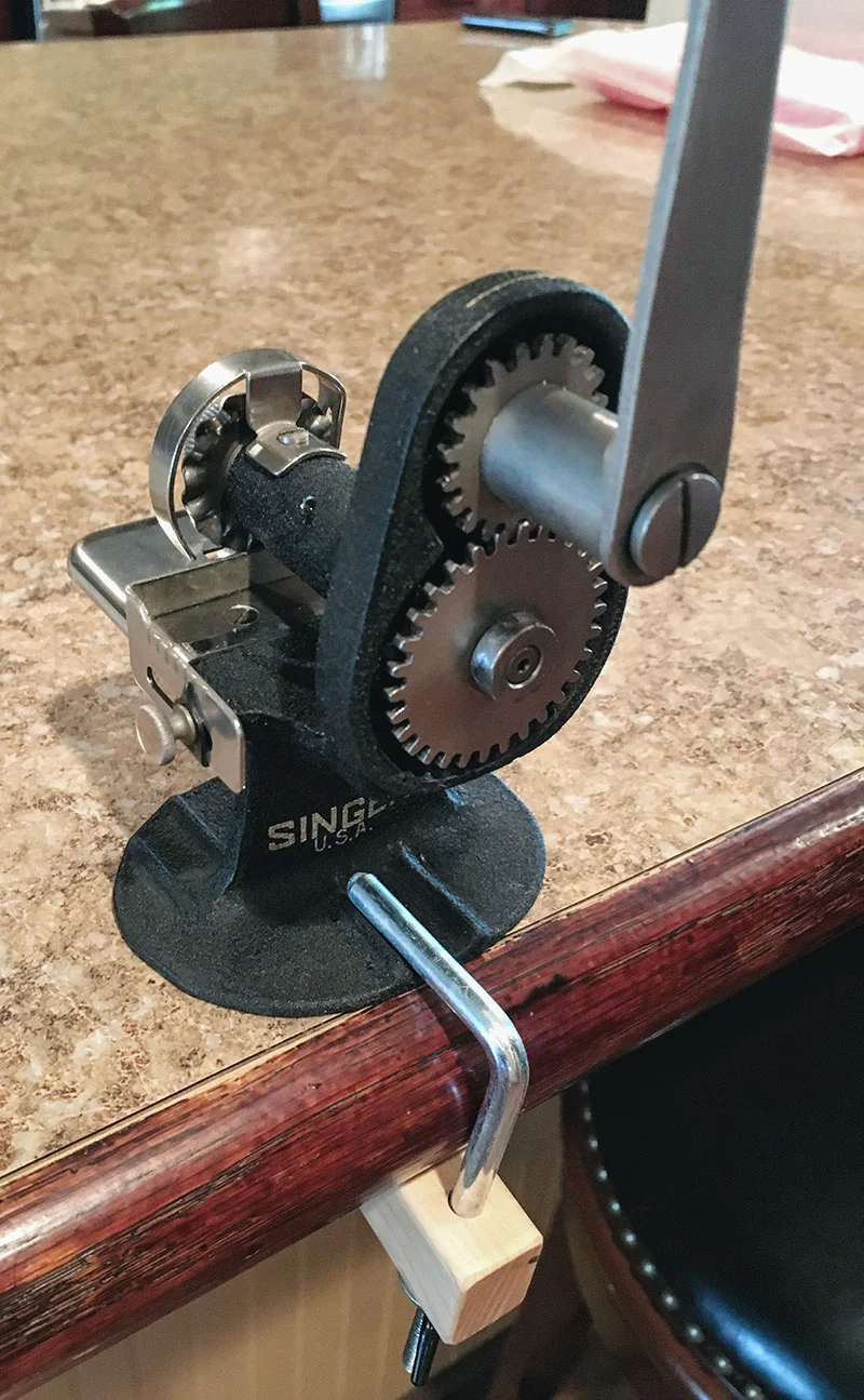 Vintage Singer Hand Crank Pinker