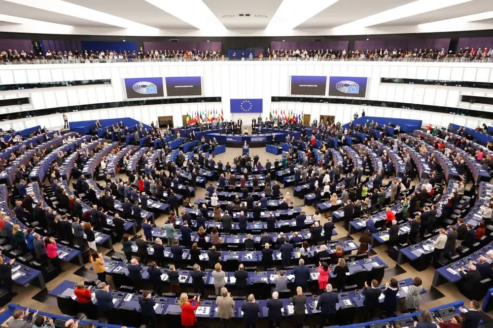 The-hemicycle-at-the-European-Parliament_-Strasbourg.jpg