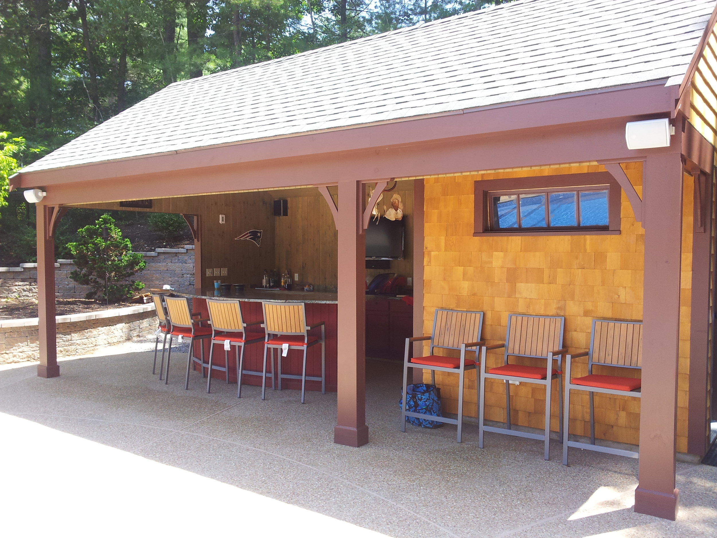  It is important to us to make sure your pool house is a compliment to your main house. 