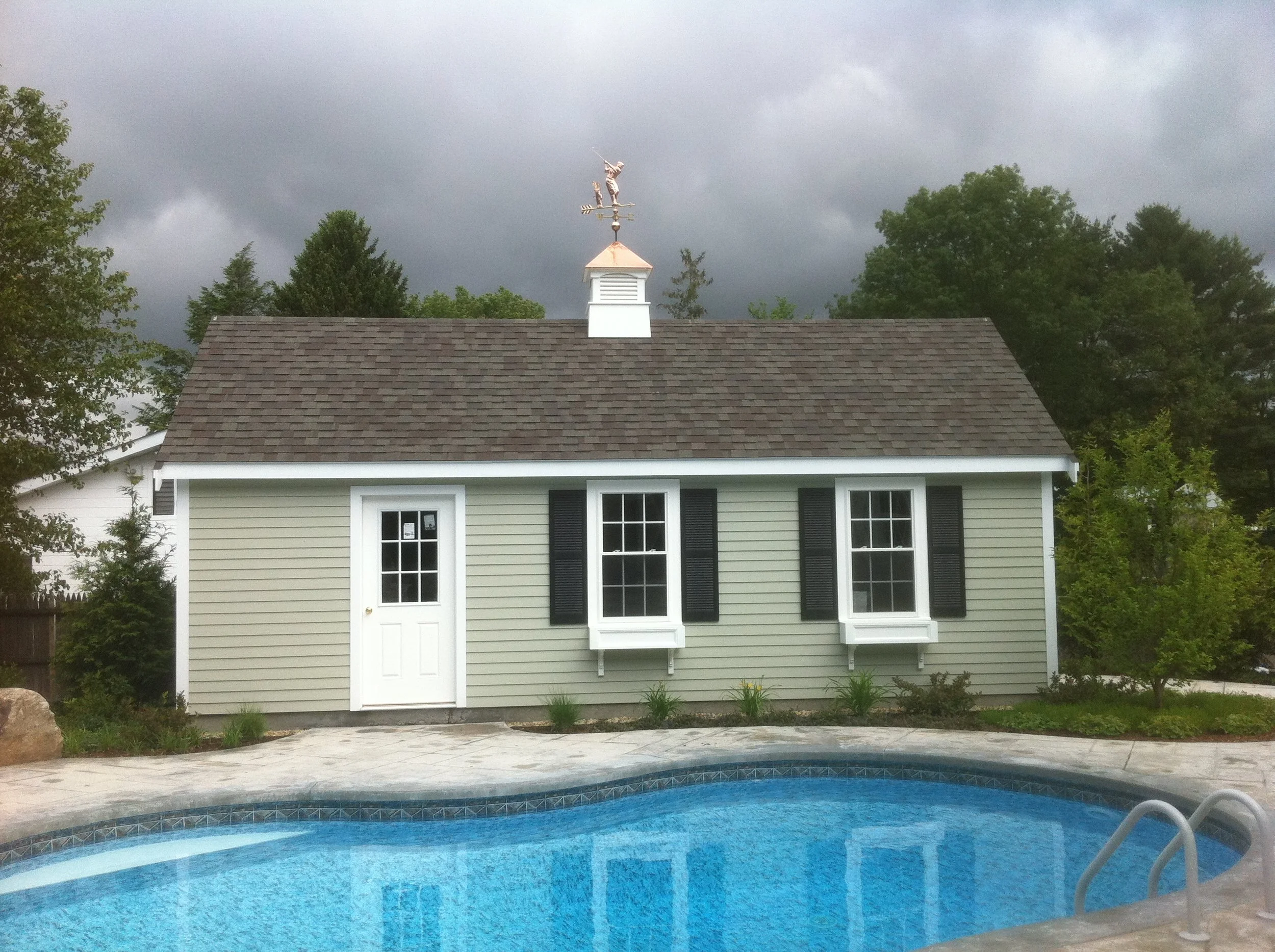 pool shed 1.JPG