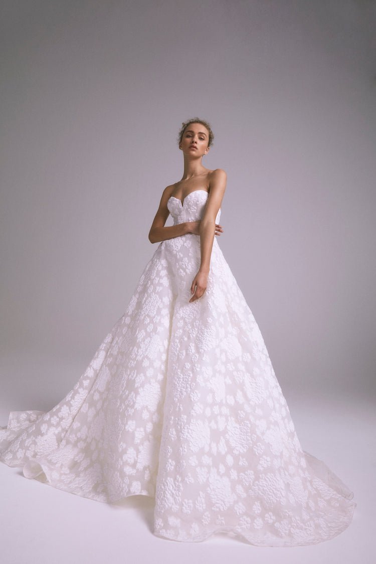 Amsale Couture Bridal Gowns for the modern bride in Columbus, Ohio