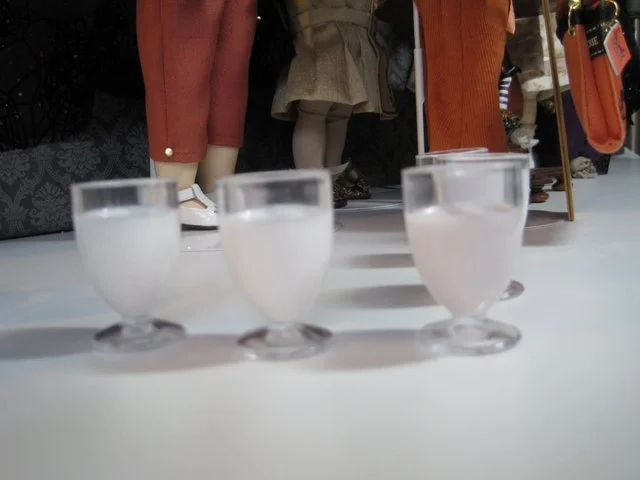 Rosette Glasses of Milk