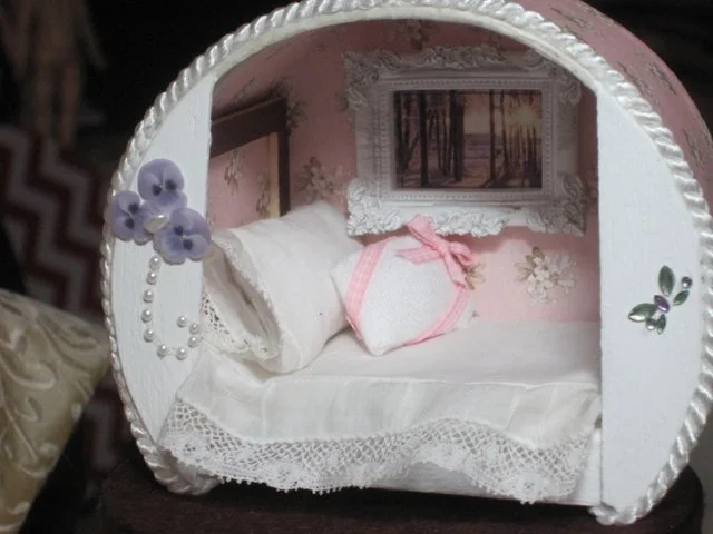 Bleuette Doll Mini Room Box