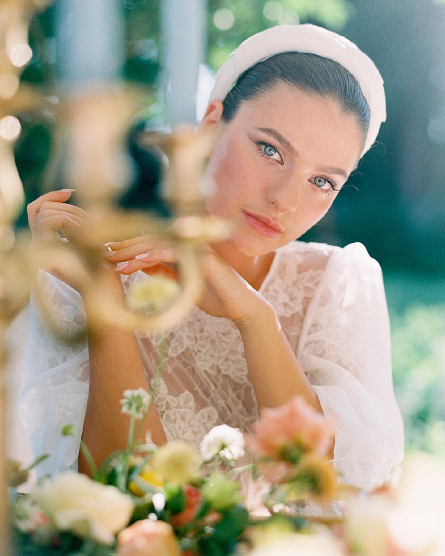 A golden hour portrait captured so beautifully by @dusoleilphoto for @lepetitworkshop_us 
HMUA @airhairandmakeup 
Model @karina_zanevskaya 
Floral Design/Styling @hazelduststudio 

.
.
.
.
.
#bride #bridal #bridalhair #bridalstyle #bridalstylist #bri