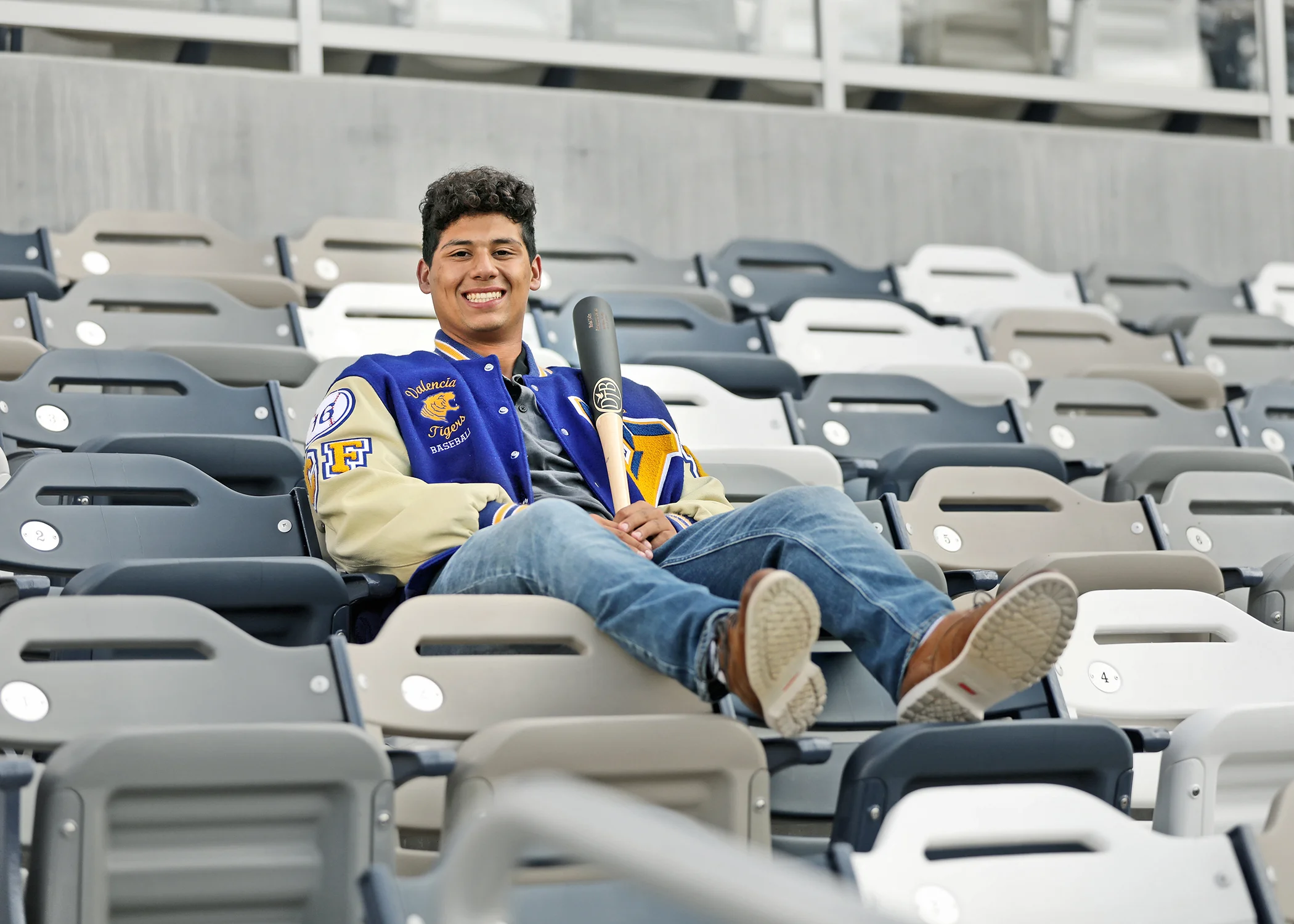 2019 Valencia Senior NIKO