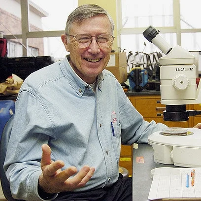 John Howieson M.D. U. Kansas Dr. Howieson, a retired physician, has never stopped learning, and continues to attend classes at Portland State. He is also a good friend of the lab and extremely generous patron of our research and the Biology department.