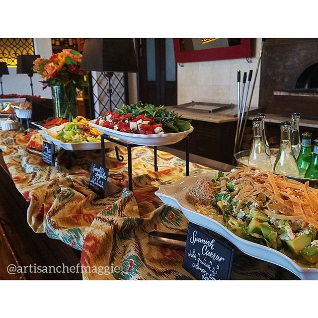 What a beautiful spread! We did this food for some guests from the Four Seasons touring a property.Book with us! link in bio.
#food #chef #dessert #passedappetizers #horsdoeuvres #chefsofinstagram #catering #privatechef #appetizers #partyplanning #weddingplanning #weddingfood #weddingwyoming #wyomingwedding #lasvegasfood #lasvegaswedding #delicious #handmade #lasvegas #foodie #wyoming #jacksonhole #starvalley #cheflife #airbnb