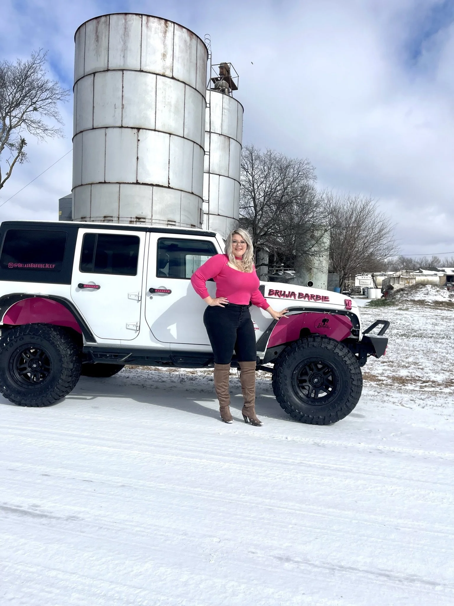 Nicole and her JKU Sahara Bruja Barbie