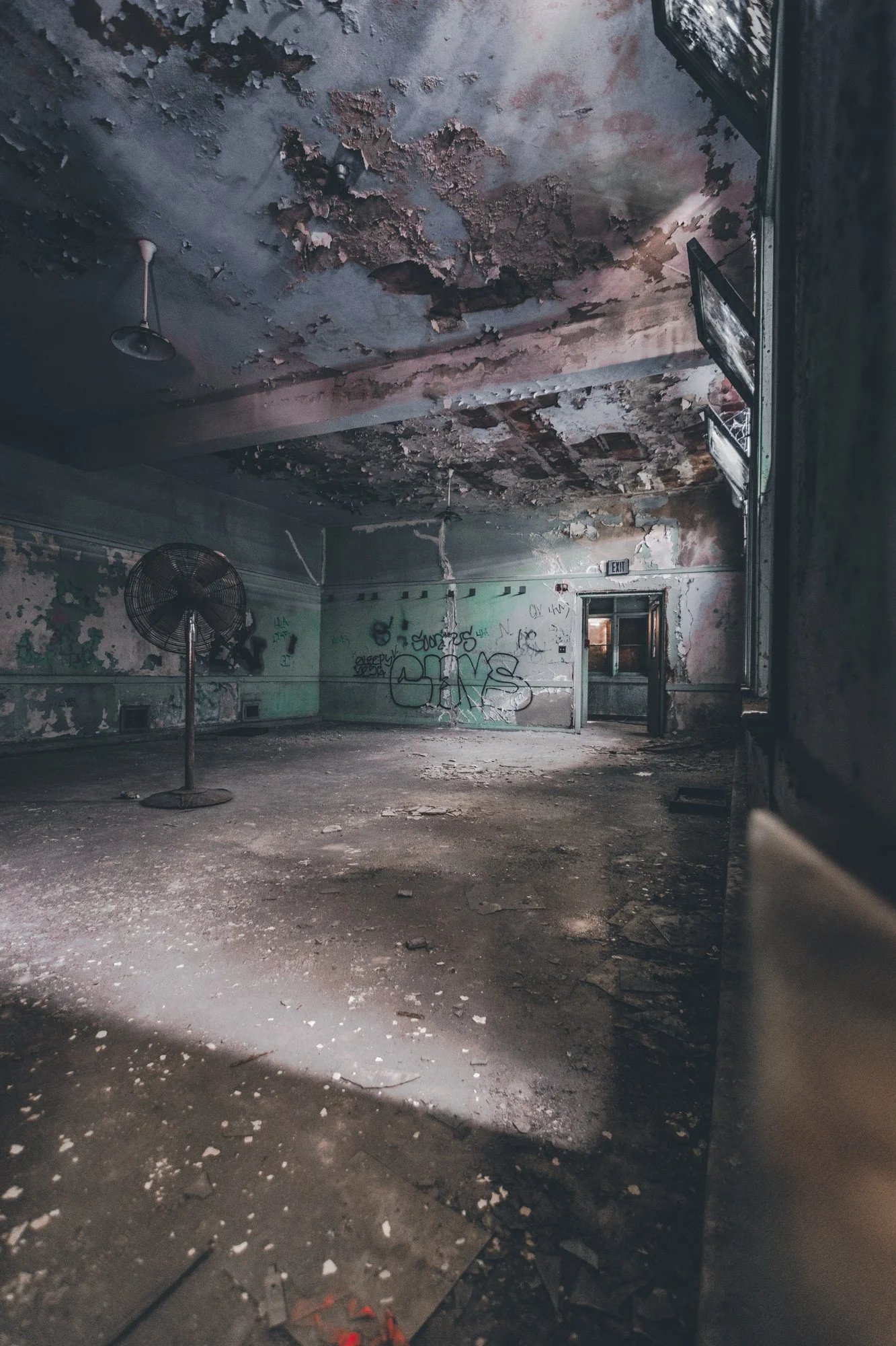ASYLUM_MOOD.jpg