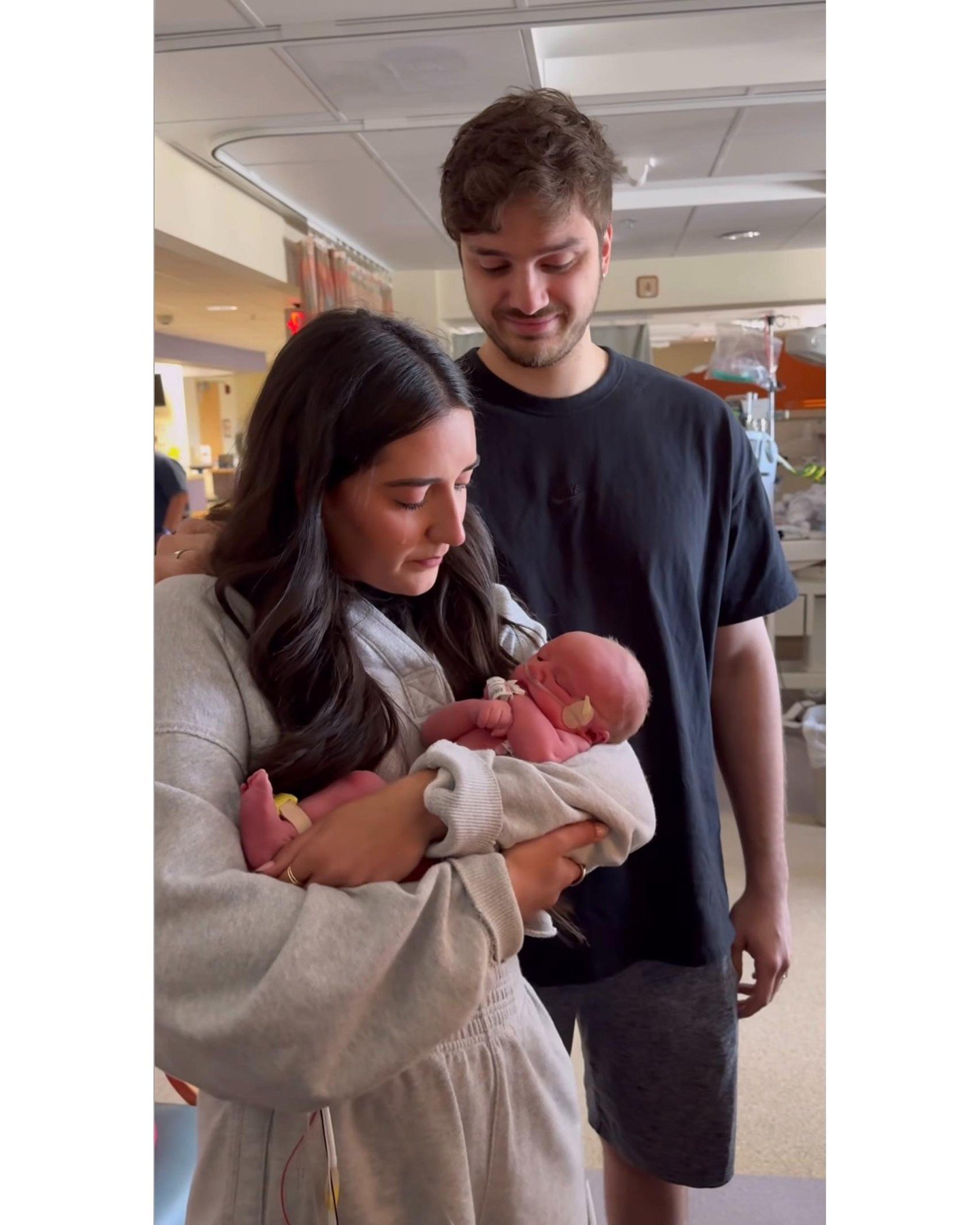 Welcome to the world, precious Haven!💓 Zac and Victoria were matched one week after going live, and jumped on a plane straight to the NICU for sweet Haven, who was already born. God is all over the details of their story already. Will you pray with 