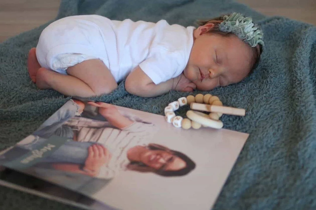 Welcome to the world, Rhyan Rose. 😇🌹 We are celebrating with the "E" family, and cheering them on as they transition into this sweet newborn season!💕 

Will you join us in covering the "E" family in prayer today, along with Rhy