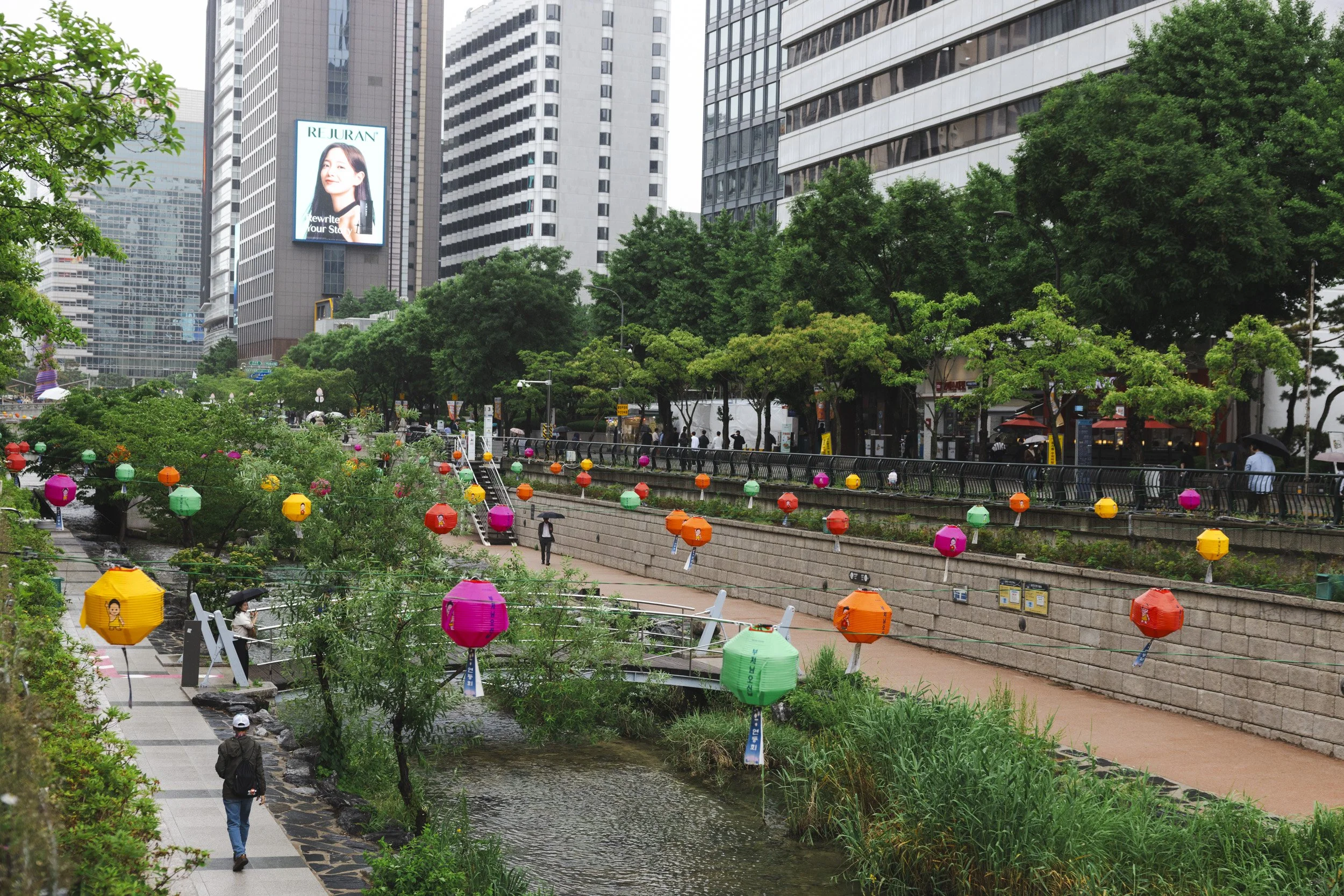 Seoul_Cheonggyecheon_Canal00057.jpg