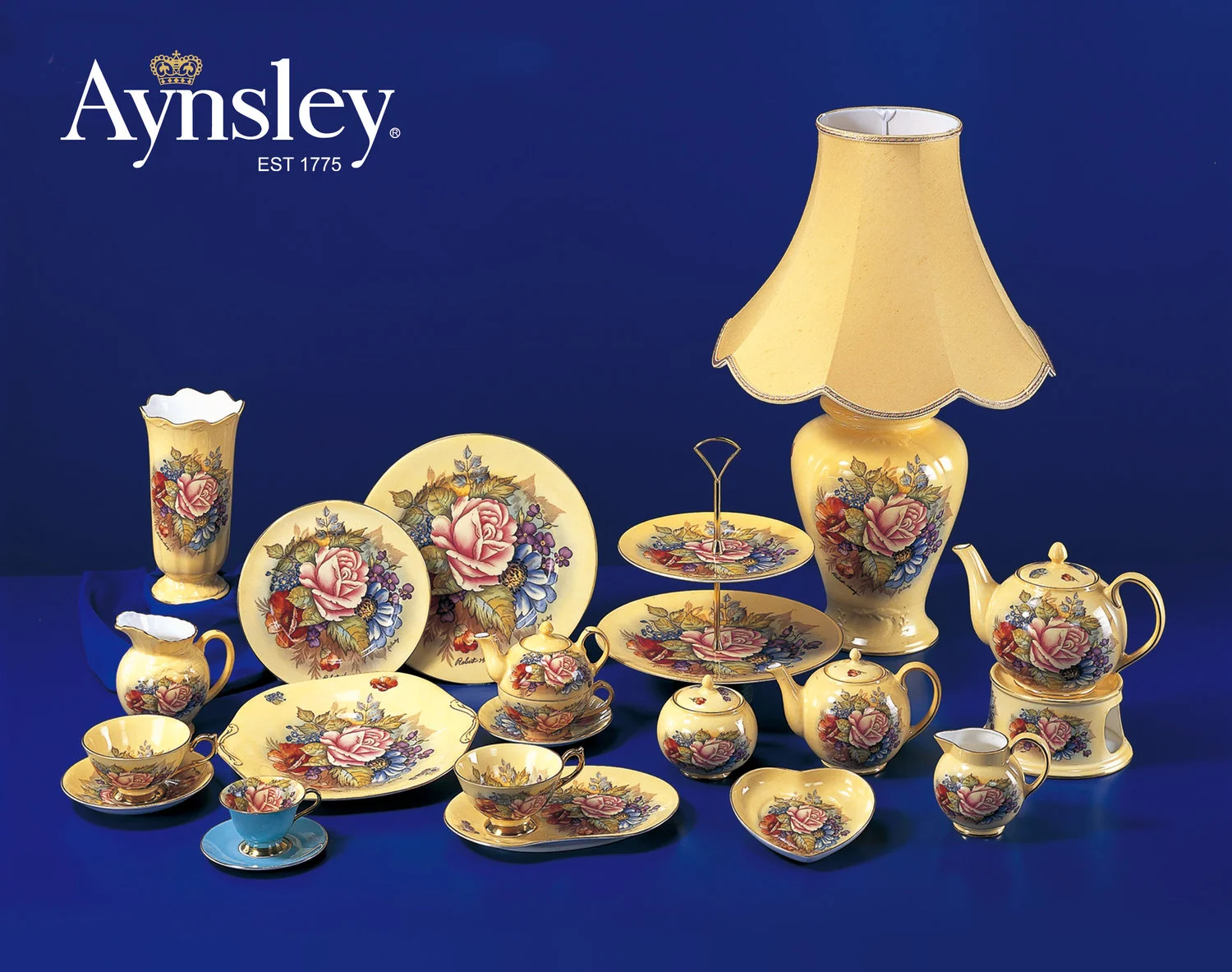 2003 英国皇家御用瓷器品牌 Aynsley 黄腾辉设计 Victoria Collection 全套60件 瓷器