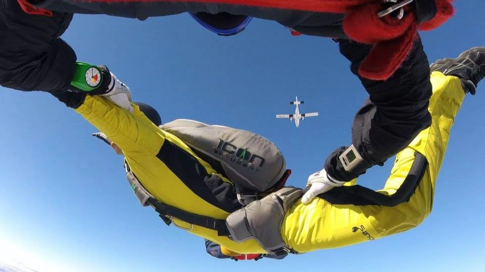 skydive norway oslo fallskjerm fallskjermkurs aff course tønsberg fallskjermklubb jarlsberg kurs fallskjerm firttfall best.jpg