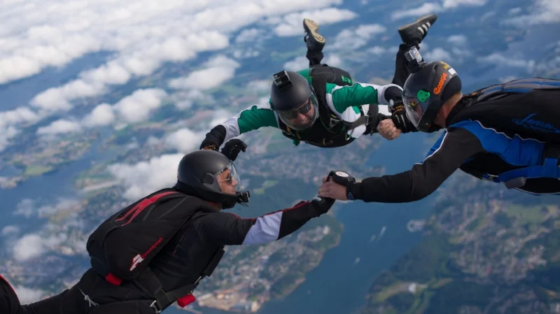 skydive norway skydiving oslo fallskjerm tønsberg fallskjermklubb jarlsberg fallskjermhoppere tøfsk fs formasjonshopping.jpg