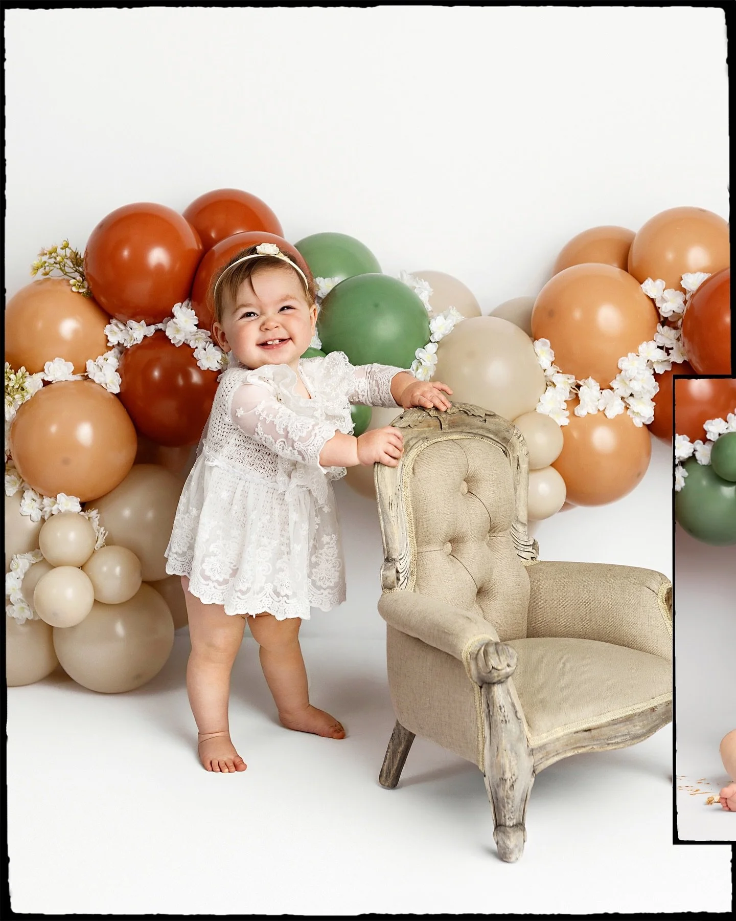 &ldquo;Those smiles are just for you&rdquo;

During my cake smashes I always try to get photos of your baby looking at you. Because those glances full of connection and confidence bring out the most natural expressions, and I know you melt when you s